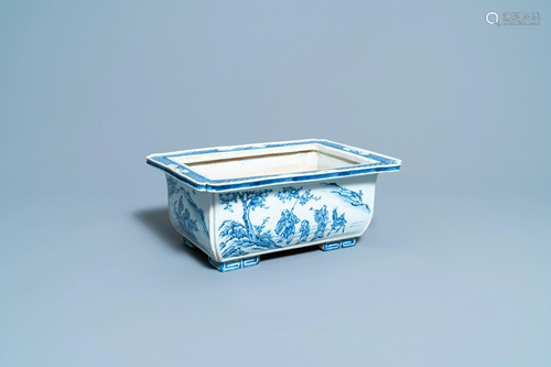 A Chinese blue and white rectangular jardiniÃ¨re,