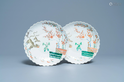 A pair of fluted Chinese Kakiemon-style dishes with