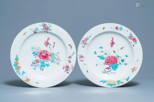 A pair of Chinese famille rose dishes with floral