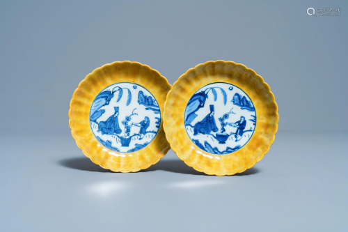 A pair of lobed Chinese blue and white yellow edge