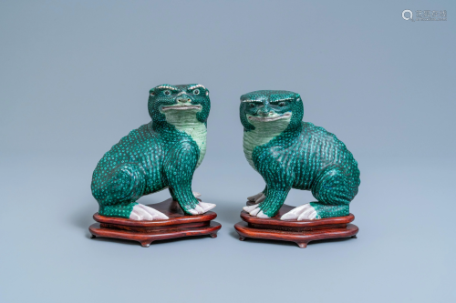 A pair of Chinese famille verte models of toads on