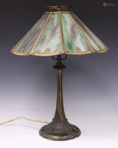 AMERICAN VINTAGE SLAG GLASS TABLE LAMP