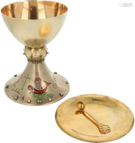 Chalice in original silver box.