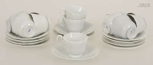 A set of (11) porcelain cups and saucers. Meissen, 1st half 20th century.