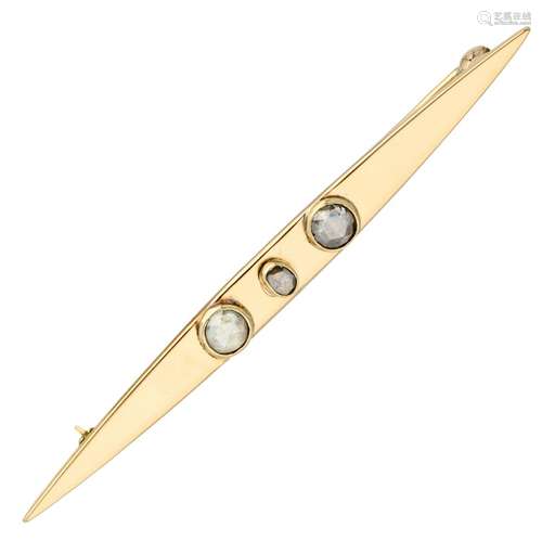 Yellow gold Art Deco brooch, with 3 rose cut diamonds - 14 ct.