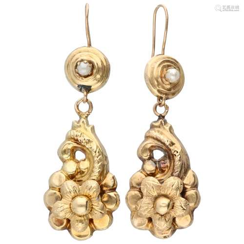 Yellow gold earrings with floral decor and seed pearl - 14 ct.