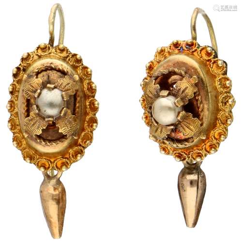 Yellow gold earrings with filigree and seed pearl - 14 ct.