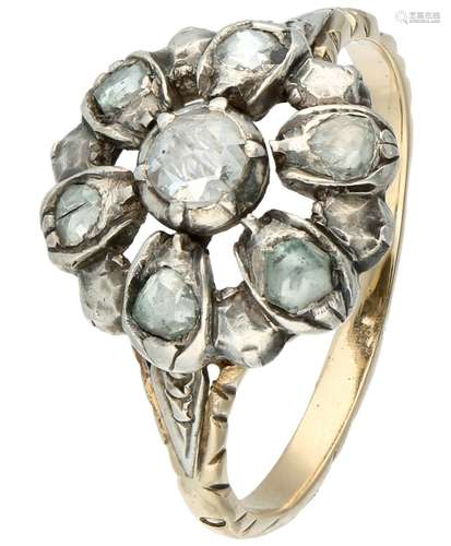 Yellow gold open worked rosette ring, set with 7 rose cut diamonds - 14 ct.