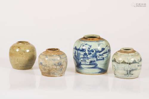 A lot of (4) porcelain ginger pots, China late 19th century.