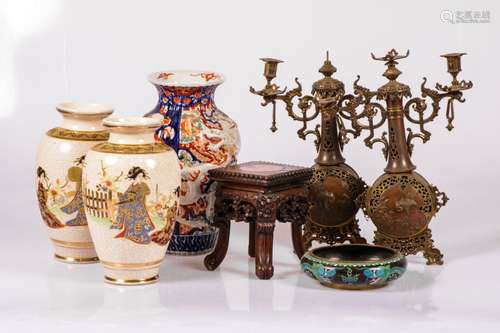 A lot of various Asian objects, pottery and cloissonné, 20th century.