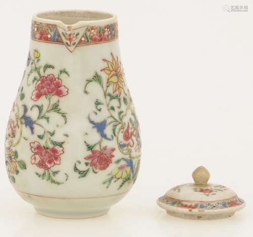 A porcelain chocolate jug with famous pink decor. China, 18th century.