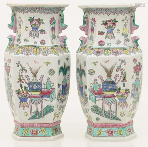 A set of (2) porcelain vases with floral decor. China, late 20th century.