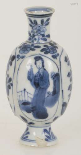 A miniature porcelain vase with Lingzhi's decor. China, Kangxi.