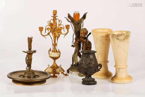 A lot with various items, a.w. (2) marble coupes, 19th/ 20th century.