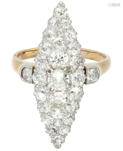 Yellow gold marquise ring, with approx. 1.94 ct. diamond - 14 ct.