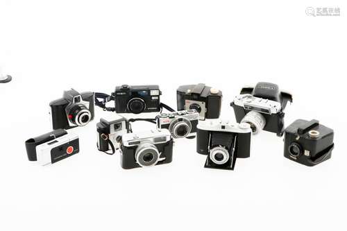 A lot with various photocamera's, 20th century.