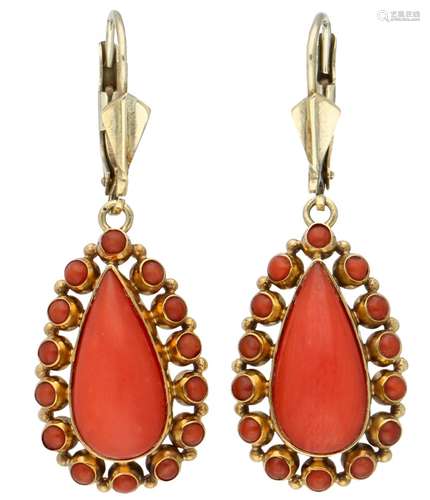 Yellow gold earrings, with red coral - 14 ct.