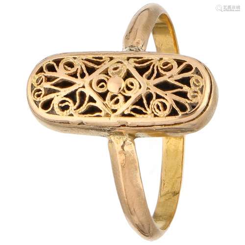 Yellow gold open worked filigree ring - 18 ct.