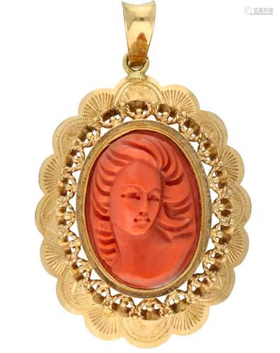 Yellow gold open worked pendant with red coral cameo - 14 ct.