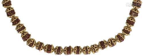 Indonesian yellow gold choker, with carved wood beads - 14 ct.