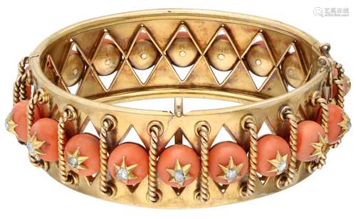 Yellow gold antique open worked bangle, with 16 rose cut diamonds set on red coral - 14 ct.