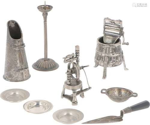 (9) Piece lot miniatures silver.