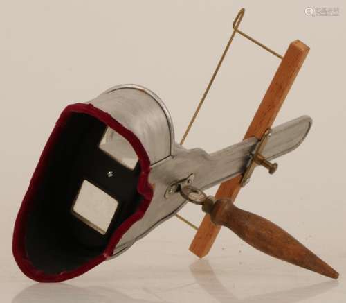 An antique stereoscope, France(?), late 19th century.