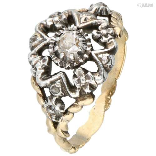 Yellow gold open worked ring, with 7 rose cut diamonds - 14 ct.