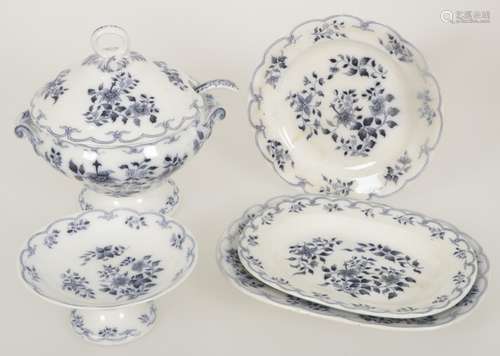 A lot with various Villeroy & Boch tableware items, Germany, 1st half of the 20th century.