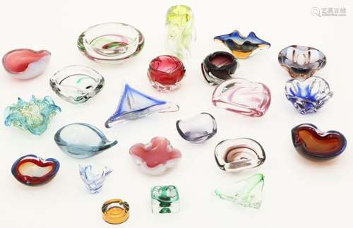 A large lot with glassware, a.w. ashtrays, a.o. Max Verboeket.