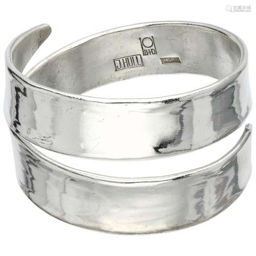 Silver plated bangle by Jacob Hull for Buch & Deichmann.