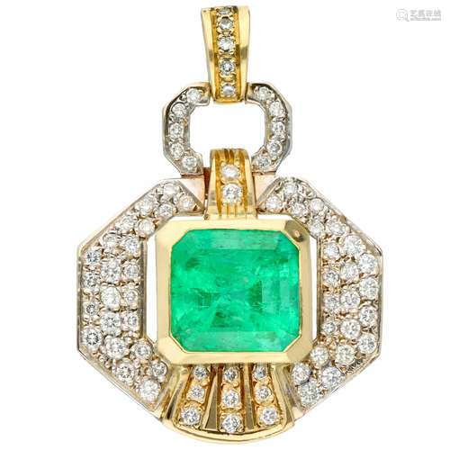 Bicolor gold pendant, with approx. 1.80 ct. diamond and approx. 7.50 - 8.00 ct. natural Colombian em