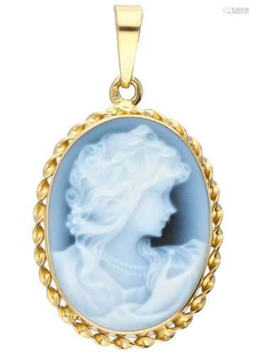 Blue agate cameo in a yellow gold frame - 19.2 ct.