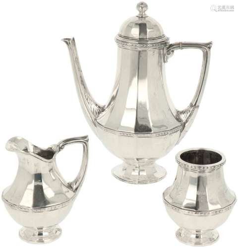 Coffee pot & cream set silver.