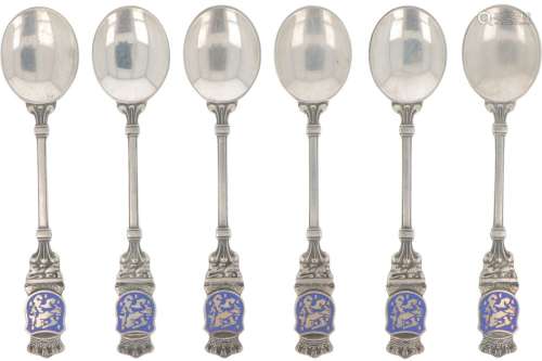 (6) Piece lot of teaspoons of silver.