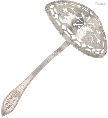 Sprinkler spoon silver.