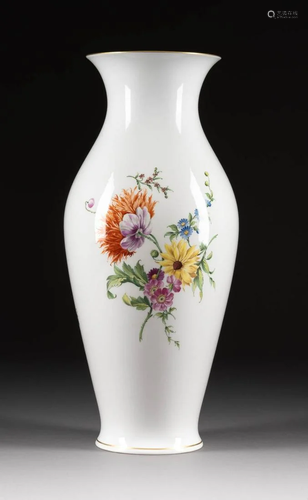 GROSSE VASE MIT BLUMENMALEREI Deutsch, KPM Berlin…