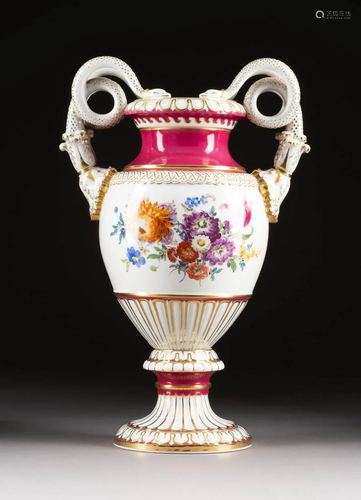 GROSSE SCHANLGENHENKELVASE Deutsch, …