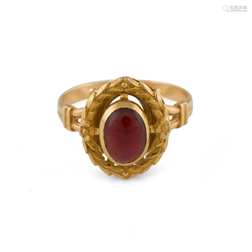 HISTORISCHER GRANAT-RING Gelbgold. Ringmaß ca. 45,