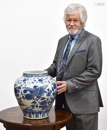 MING BLUE & WHITE BIRD & FLORAL MOTIF JAR