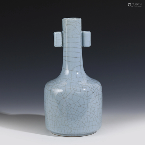 QIANLONG SKY-BLUE GLAZED GE WARE AMPHORA MALLET VASE