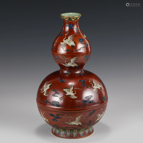 FAMILLE ROSE DOUBLE GOURD VASE