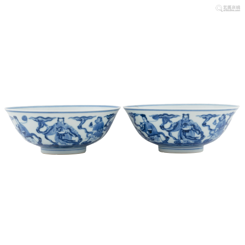 PAIR OF BLUE AND WHITE IMMORTALS BOWLS