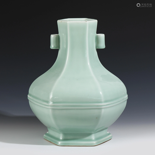 QING CELADON GLAZED AMPHORA VASE