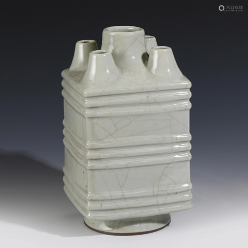 QIANLONG CELADON GLAZED FIVE MOUTH VASE