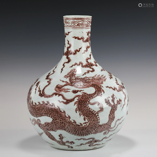 MING RED GLAZED DRAGON MOTIF GLOBULAR VASE