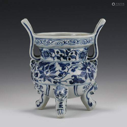 MING BLUE & WHITE TRIPOD PORCELAIN TRIPOD CENSER