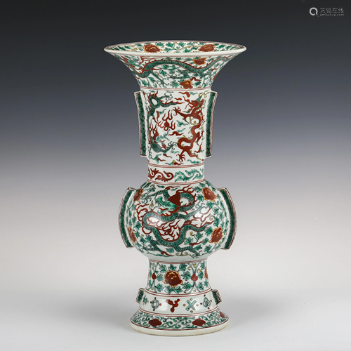 MING WUCAI DRAGON MOTIF FLOWER VASE