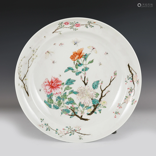 CHINESE FAMILLE ROSE FLORAL MOTIF PLATE