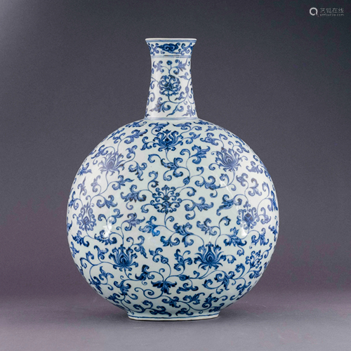 MING BLUE AND WHITE WRAPPED FLORAL MOON VASE